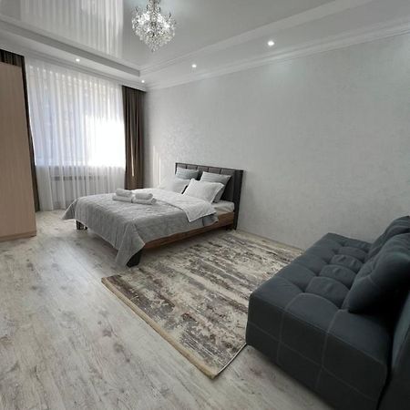 Уютная Квартира На Expo-Smart Замок Apartment Astana Ngoại thất bức ảnh