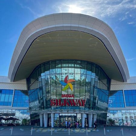 Уютная Квартира На Expo-Smart Замок Apartment Astana Ngoại thất bức ảnh
