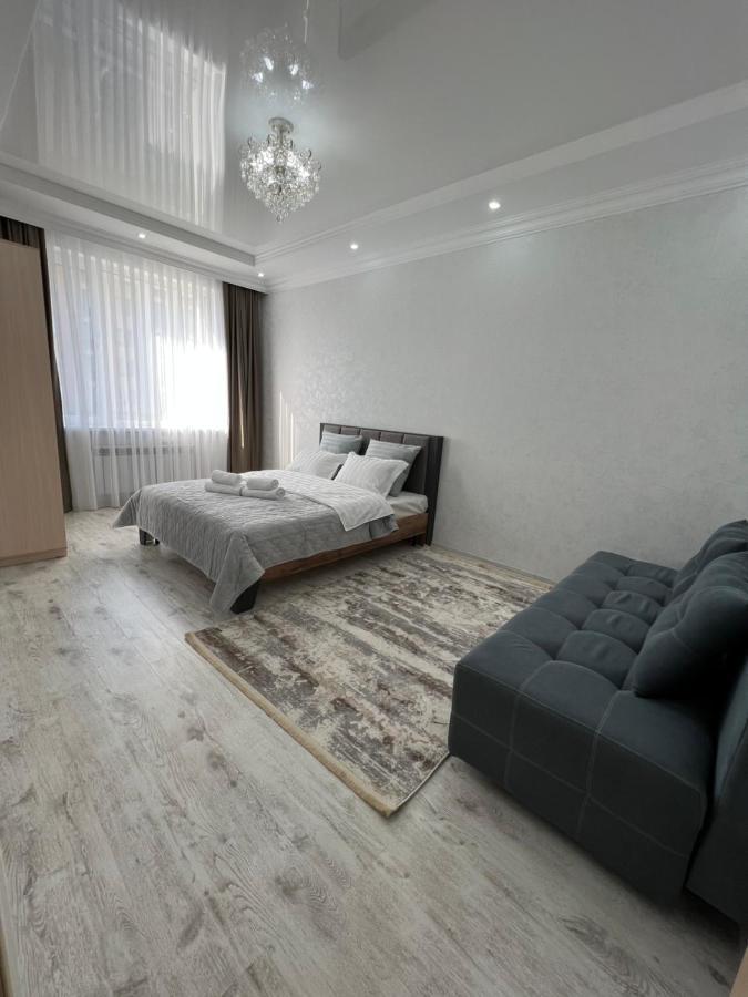 Уютная Квартира На Expo-Smart Замок Apartment Astana Ngoại thất bức ảnh